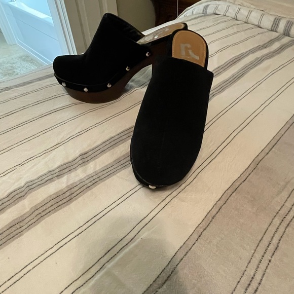 Women's Black heeled Shoes - Picture 5 of 5